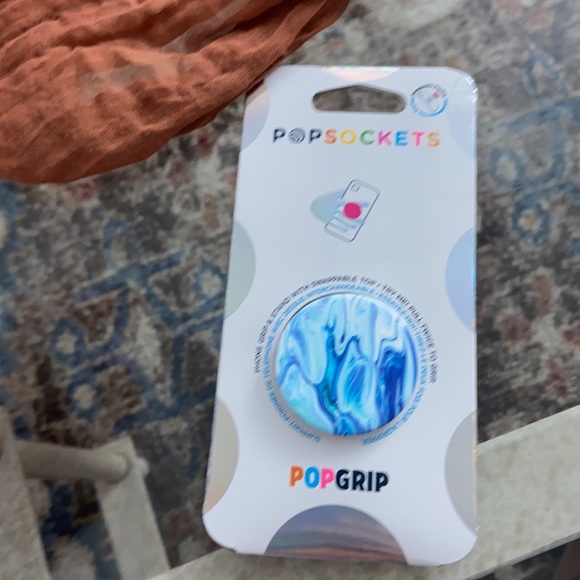 BLUE & WHITE MARBLE POP SOCKET BRAND NEW - Picture 1 of 2